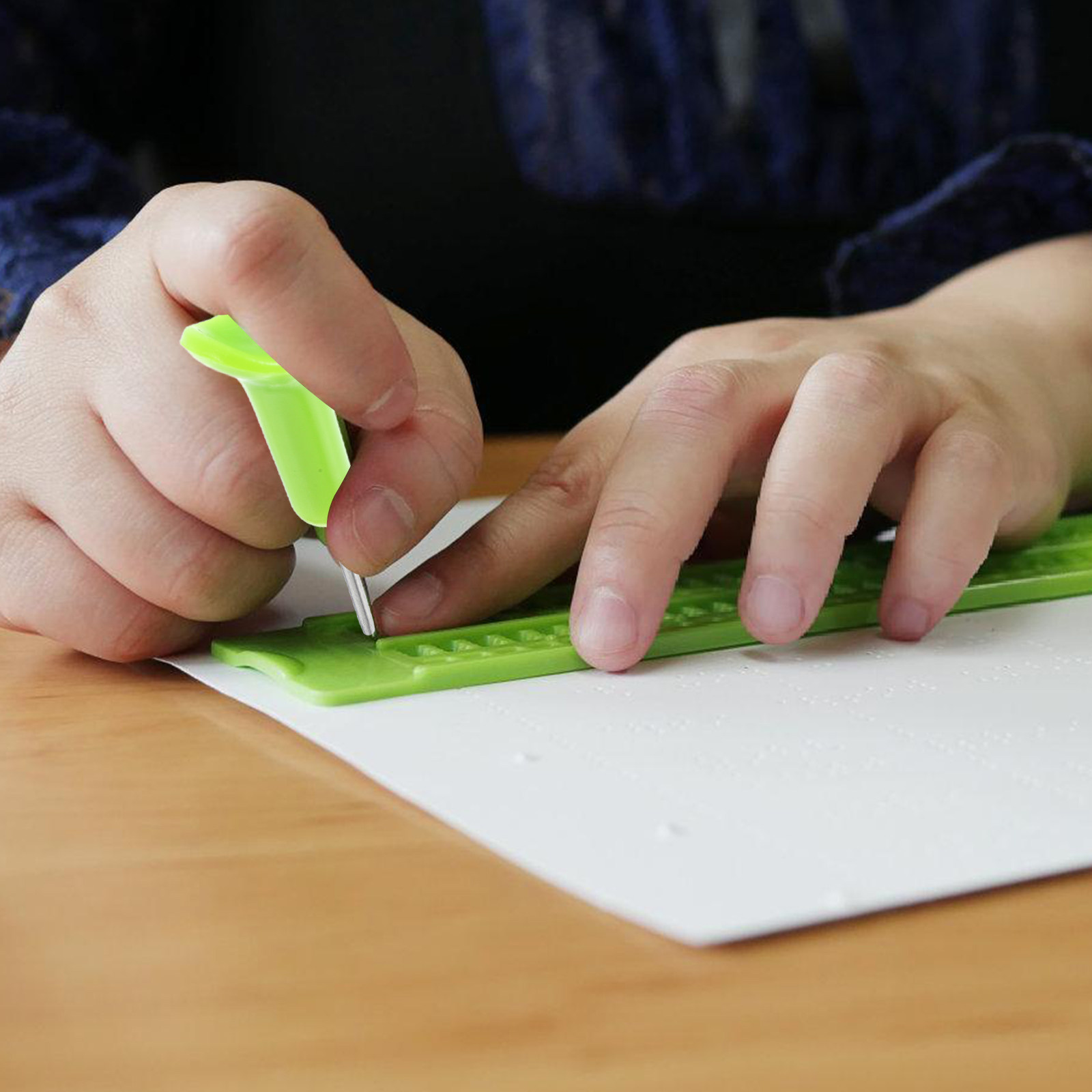 قلم برايل محمول مصنوع من البلا - مراجعة Writing Tools وسعره